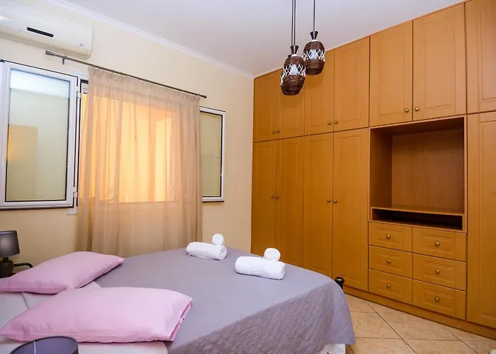 Thano\'S Residence