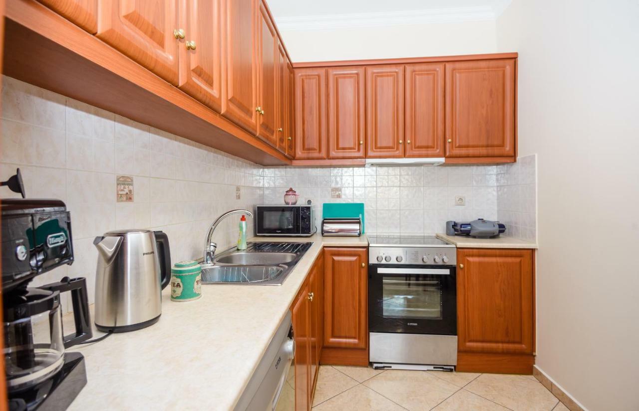 Thano's Apartment *